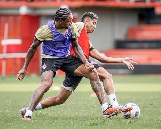 Vitória enfrenta o Treze- PB hoje no Barradão as 21h30 pela Copa do Nordeste