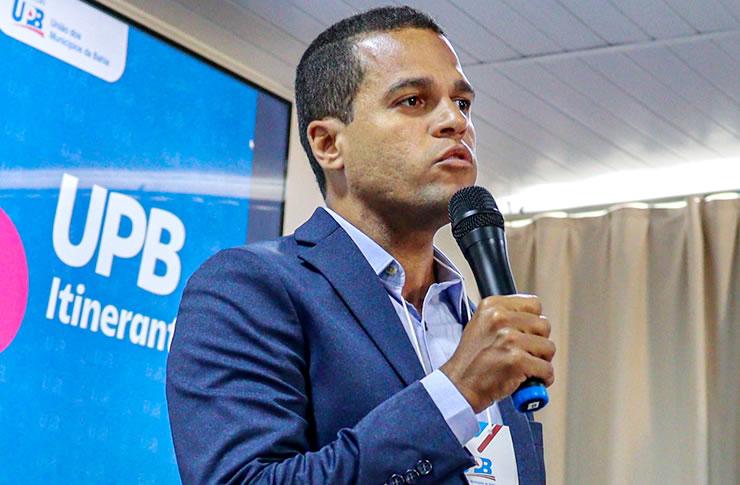 Castro Alves avança contra o racismo: Lei municipal proíbe nomeação de condenados pela lei antirracismo.