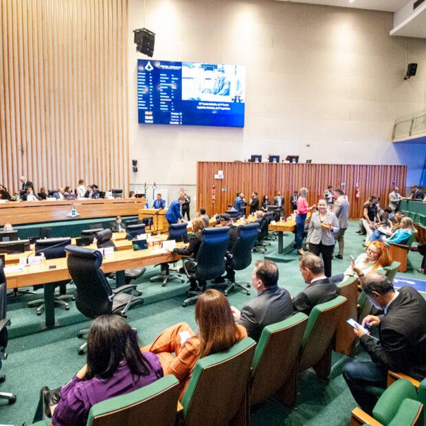 CLDF vota pela manutenção de 121 vetos