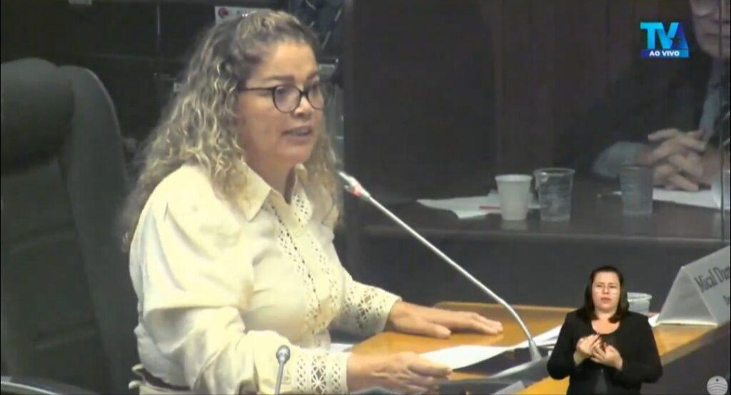 Deputada do MA propõe sessão só com homens no Dia da Família: “Mulher deve ser submissa”.