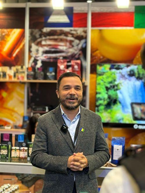 Lanns Almeida, está representando o Governador Jerônimo Rodrigues na Salon Gourmet