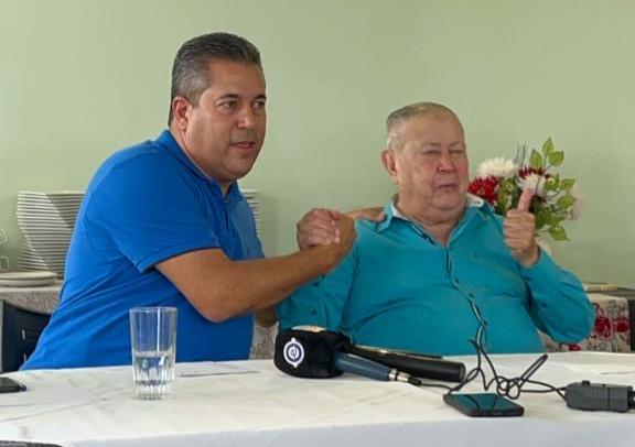 Léo Brito declara que não existe possibilidade de desistir de candidatura