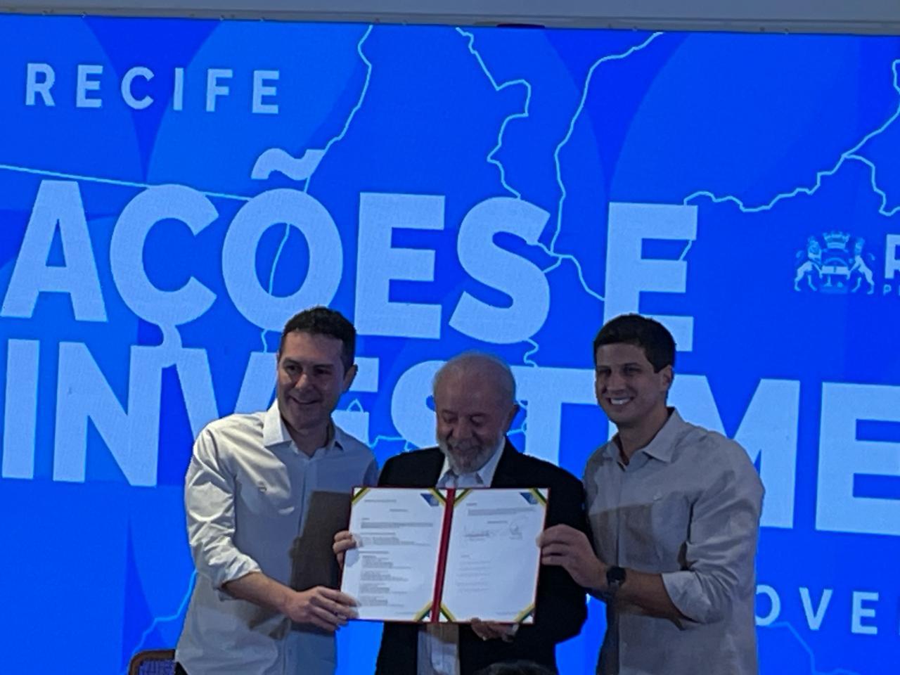 Lula libera 40 milhões e João Campos anuncia mais 12 para obras em Recife