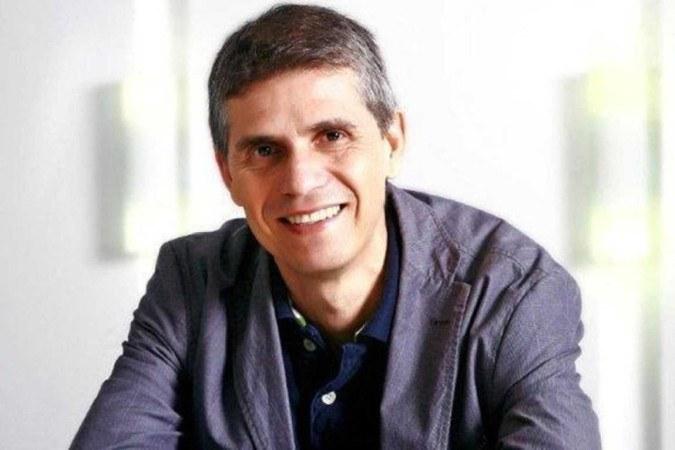 Marqueteiro de Lula reforça presença em Brasília para estratégia de comunicação governamental.