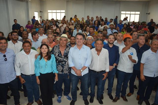 Partidos Progressistas e Liberal realizam encontro de filiações em Picos, fortalecendo aliança para eleições municipais.