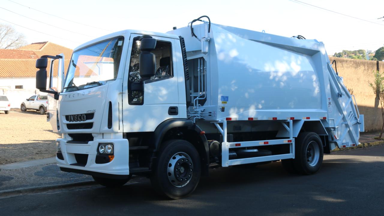 Prefeito de Iuiu é investigado por uso indevido de caminhão em licitação de limpeza pública