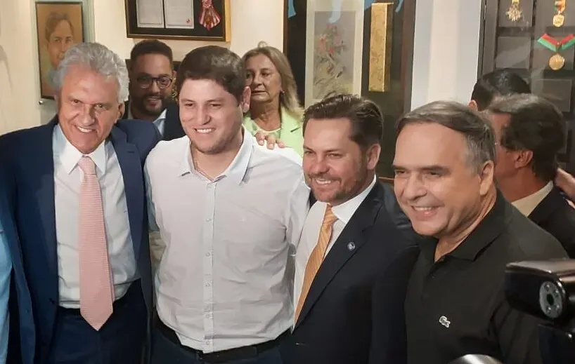Sandro Mabel apresentado como pré-candidato à prefeitura de Goiânia em reunião na ALEGO.