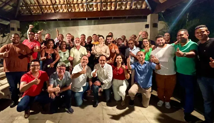 Valderico Júnior se reúne com pré-candidatos a vereador do União Brasil (UB)