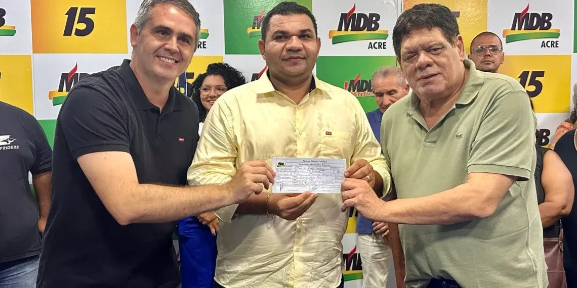 Vereadores de oposição a Bocalom mudam de partido para tentar garantir reeleição