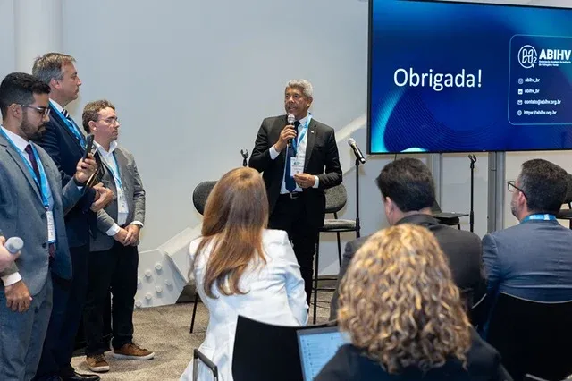 Governador apresenta potencial energético da Bahia para maior evento do mundo sobre hidrogênio verde.