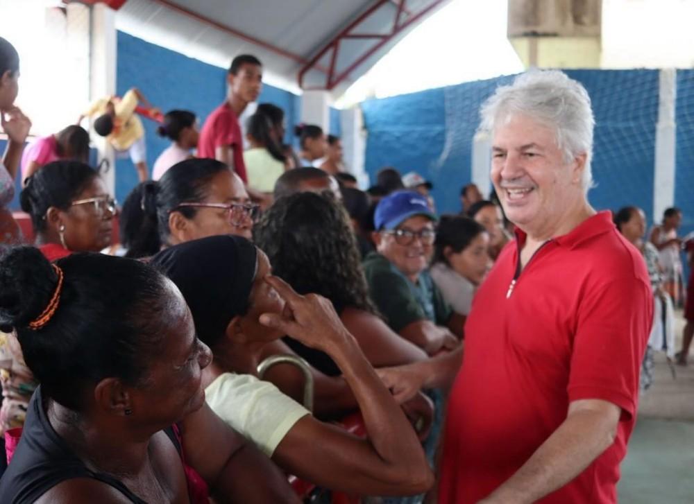 Disputa política em Ubaitaba: Pré-candidata enfrenta tentativa de desqualificação.