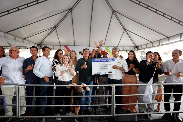 Governador Jerônimo visita Malhada das Pedras e faz entrega de obras do Governo do Estado