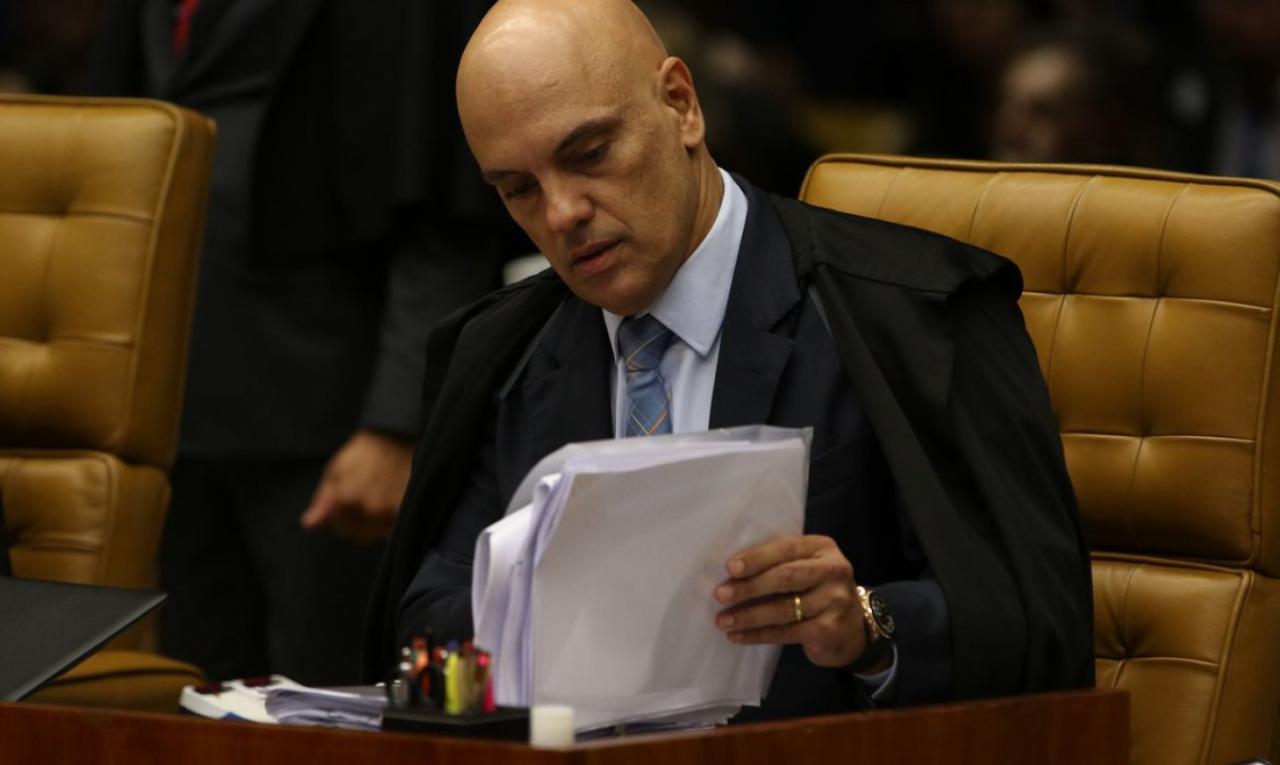 Moraes dá dez dias para Tarcísio explicar modelo de escolas cívico-militares