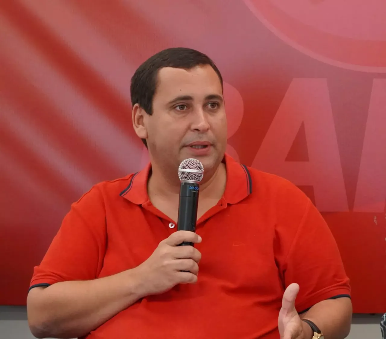 Eden Valadares destaca possível composição entre pré-candidatos em Ilhéus e apoia Adélia Pinheiro para prefeita.