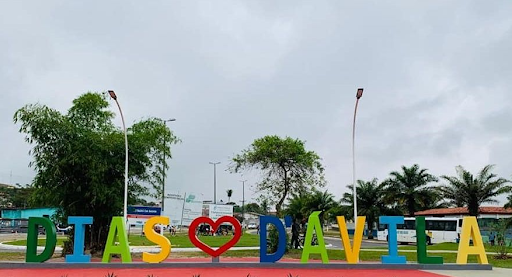 Jussara (PT) lidera disputa para Prefeitura de Dias D'Ávila em 2024, segundo pesquisa.