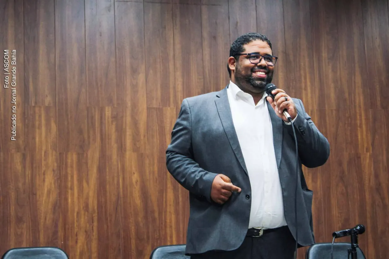 Secretário de Justiça Felipe Freitas deixa governo para coordenar campanha de Zé Neto em Feira de Santana