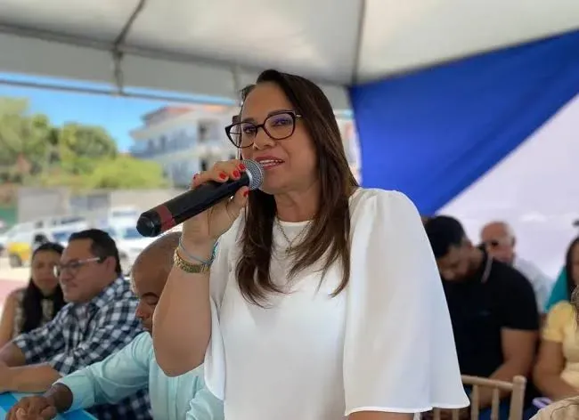 Justiça Eleitoral proíbe prefeita de Araci de manipular a administração pública com fins eleitorais