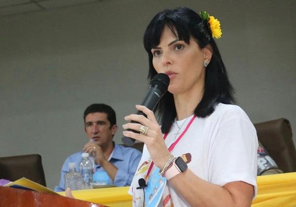 Prefeita de Morro do Chapéu denuncia assédio sexual e tentativas de invasão durante campanha.