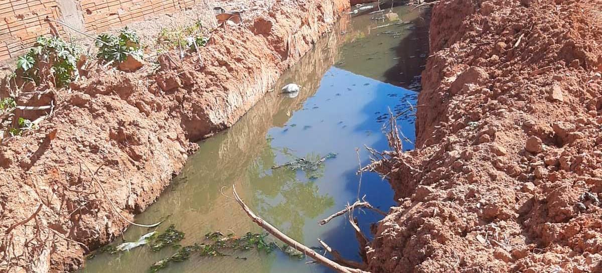 Prefeitura de Barreiras ignora crise no Loteamento Rio Grande: Moradores sofrem com abandono e esgoto a céu aberto.