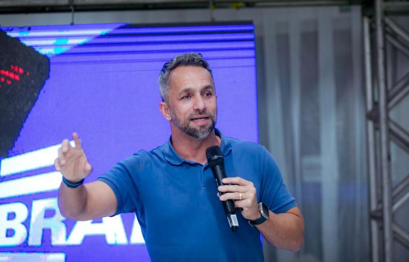 Candidato a prefeito de Camaçari Flávio Matos já gastou R$ 1 milhão em combustível durante campanha