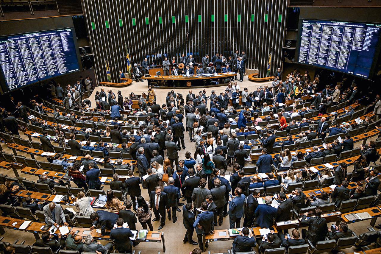 Eleições para a presidência da câmara em 2025: Lira e Kassab intensificam negociações.