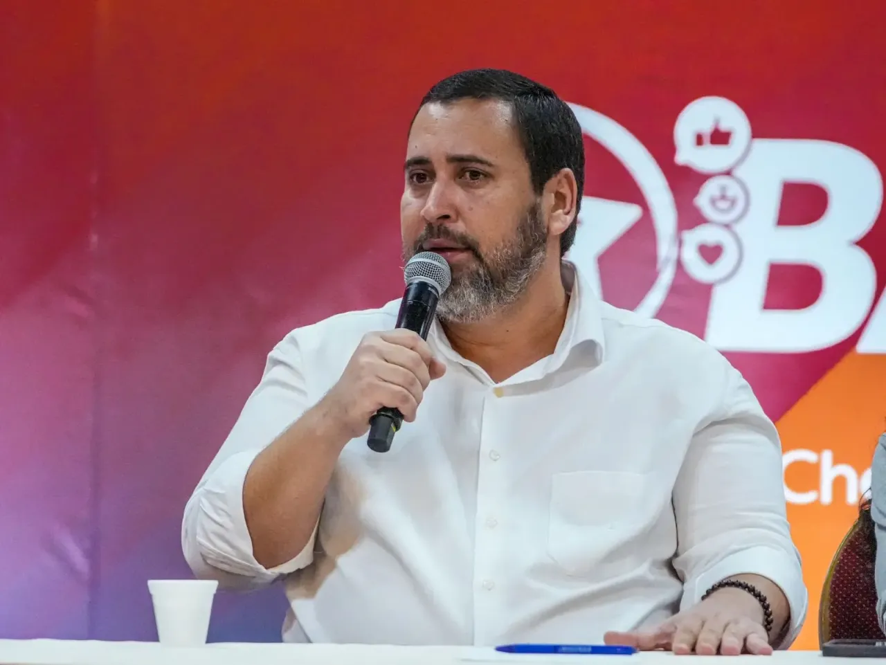 O presidente do PT Bahia, Éden Valadares falou sobre silêncio de ACM Neto na Overclean