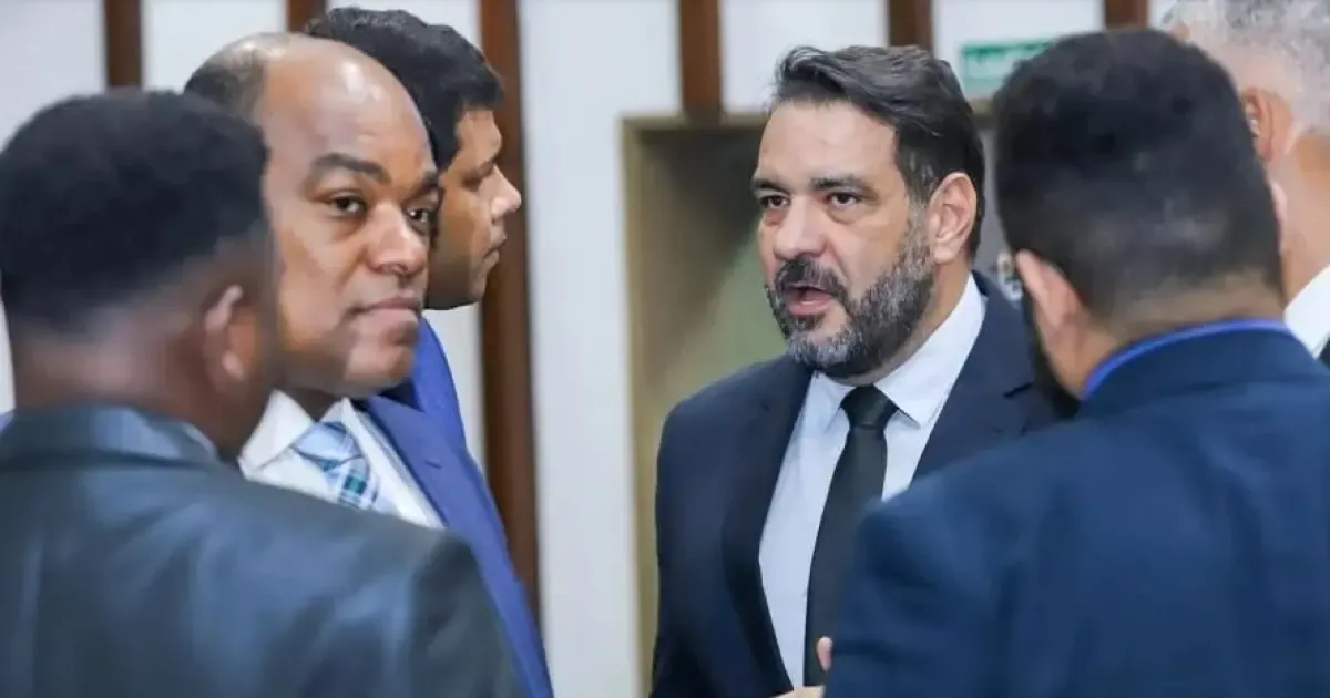 Oposição mantém apoio a Adolfo Menezes na AL-BA, mas condiciona voto a alteração no regimento interno