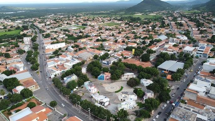 Prefeitura de Oliveira dos Brejinhos avança em obras de reestruturação asfáltica na Avenida Engenheiro Antônio Leite do Vale