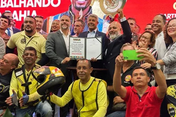 Jerônimo lança linha de crédito e isenção de IPVA para mototaxistas na Bahia.