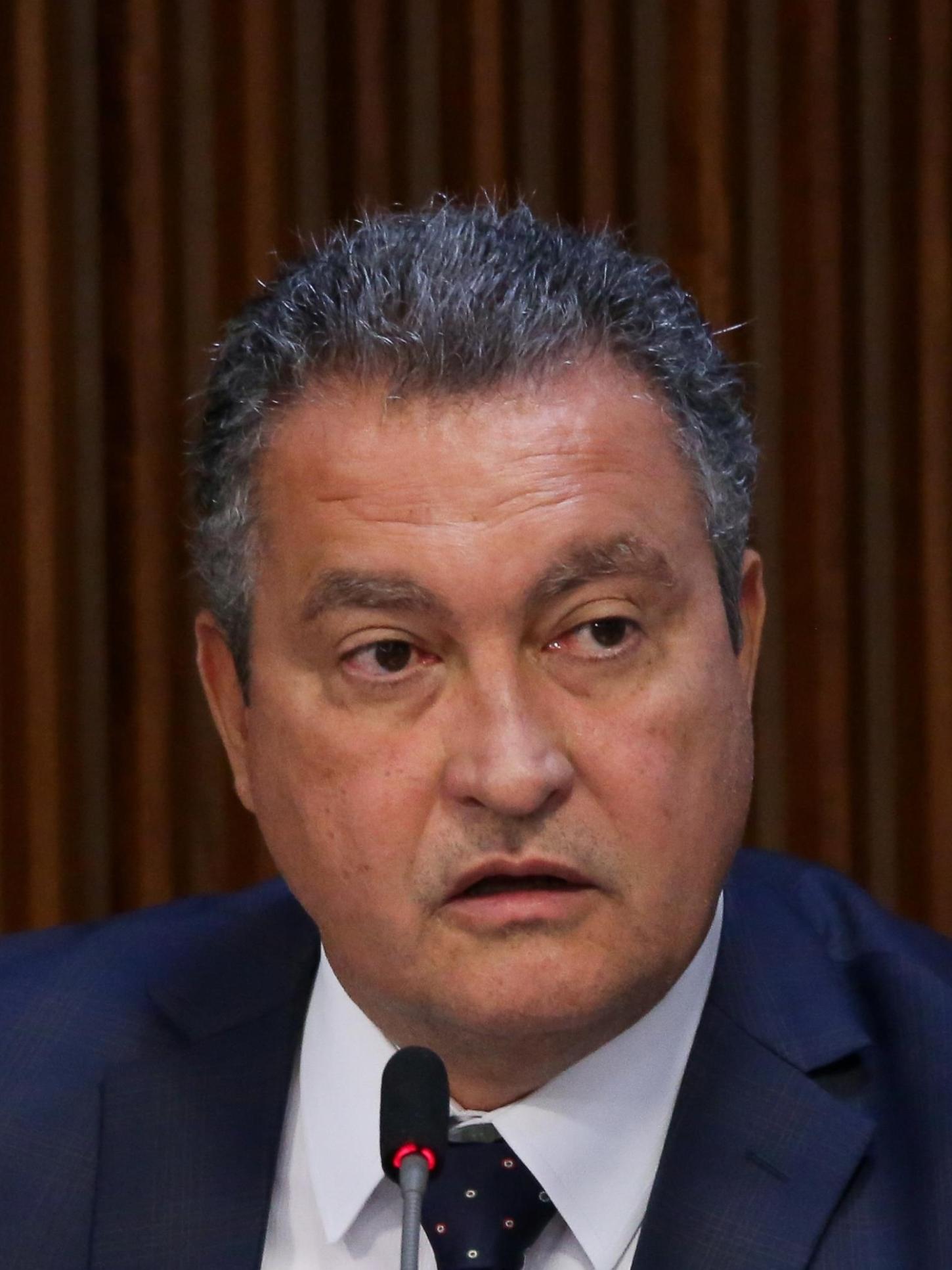 Rui Costa é alvo de críticas de Davi Alcolumbre em reunião com Gleisi Hoffmann.
