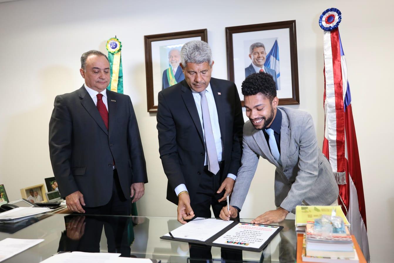 Bahia cria primeiro comitê institucional de políticas públicas para juventude no Brasil.