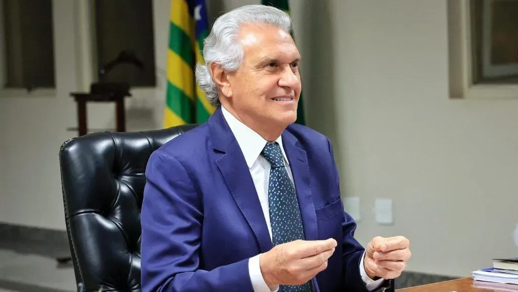 Caiado lança pré-candidatura na Bahia e sela aliança com ACM Neto para 2026.