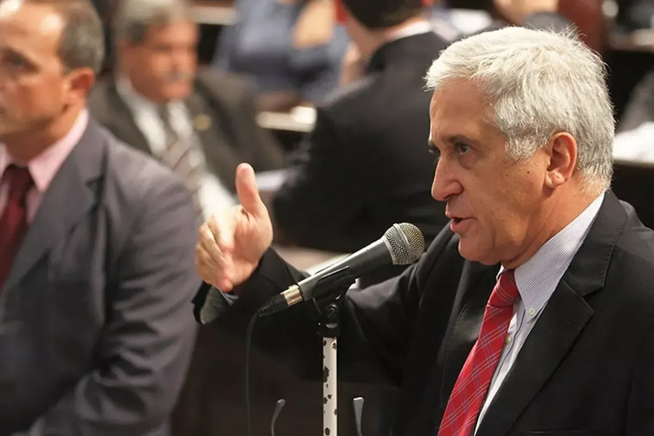 Cidadania e PSB avançam em tratativas para formação de federação partidária.