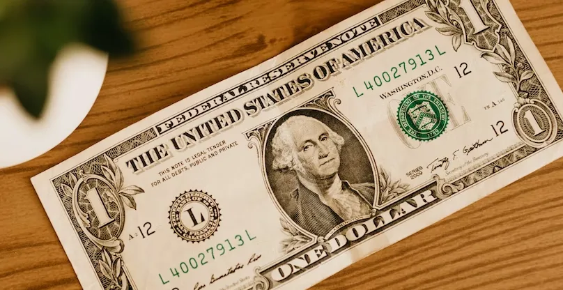 Real dispara e registra melhor desempenho entre moedas globais.