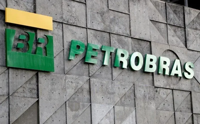 TRT-BA homologa acordo de R$ 5,3 milhões entre Petrobras e 45 trabalhadores durante Semana da Conciliação.