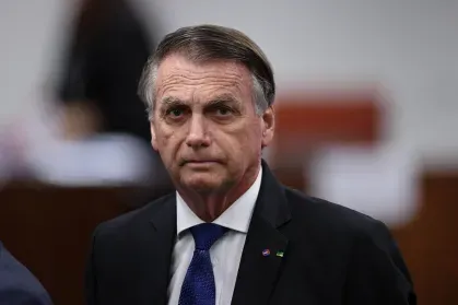 PGR pede condenação de Bolsonaro por tentativa de golpe e aponta liderança em organização criminosa.