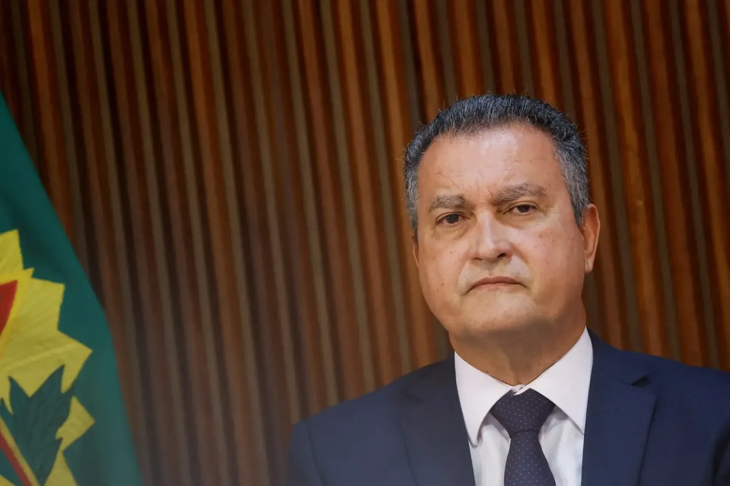 Rui Costa critica Tarcísio por apoio à tarifa de Trump: “Liderança se exerce com coragem”.