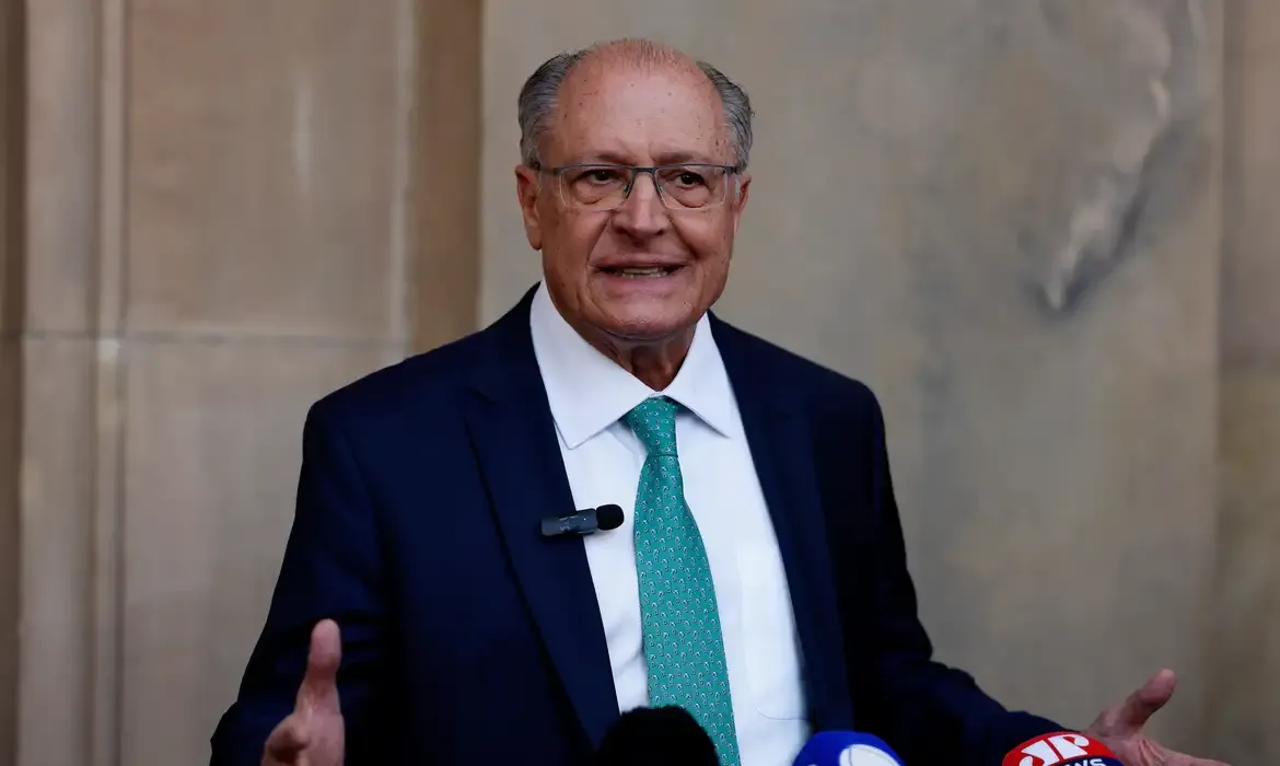 Alckmin defende harmonia entre Poderes e afirma que Judiciário tem a última palavra.