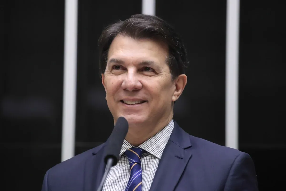Arthur Maia deve assumir União Progressista na Bahia e projeta ACM Neto em 2026.
