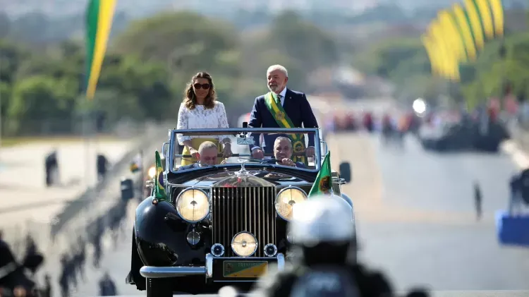 Lula exalta soberania e união nacional em pronunciamento do 7 de Setembro.