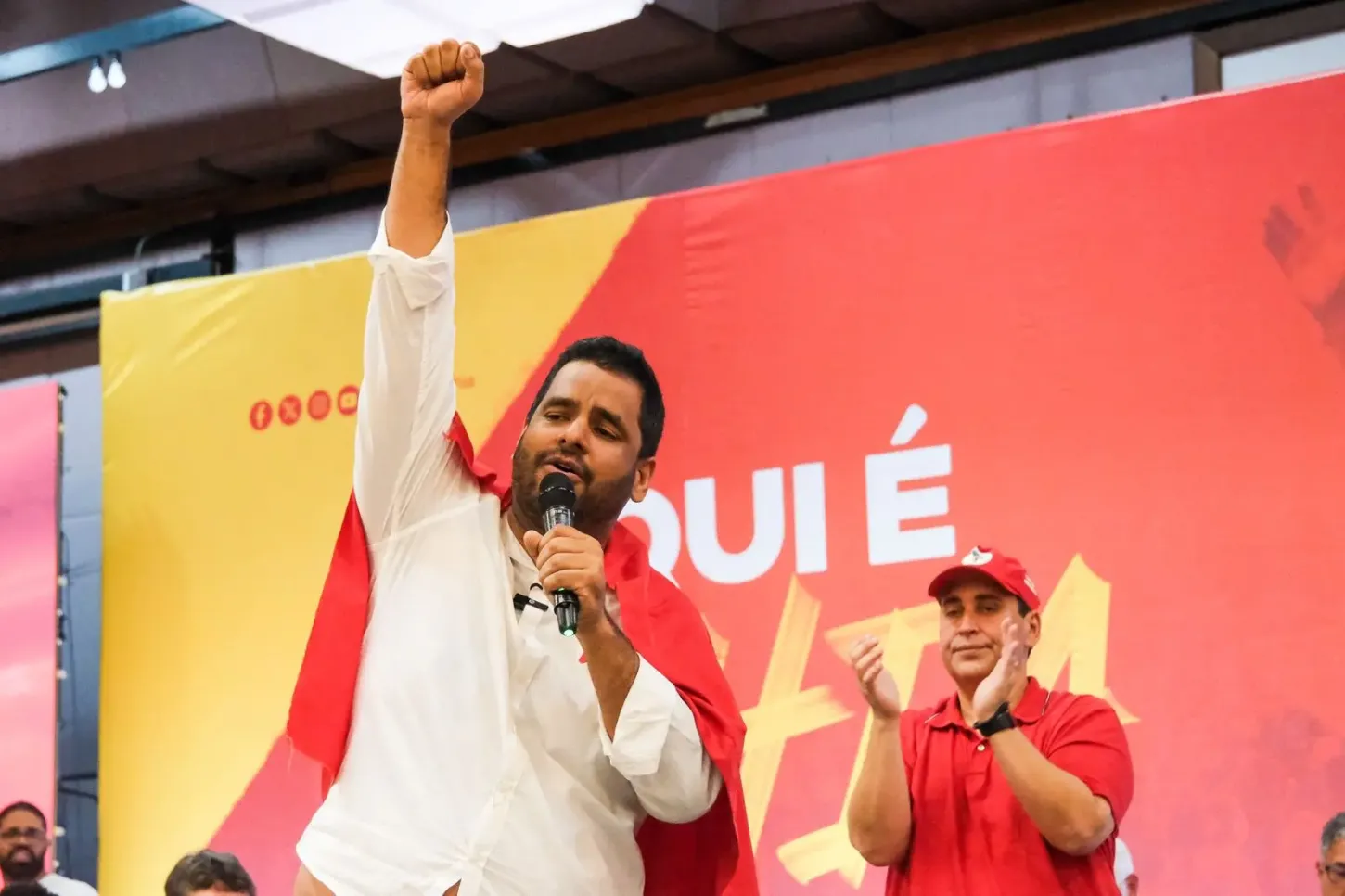 Tássio Brito toma posse como presidente do PT-BA em evento com lideranças nacionais.