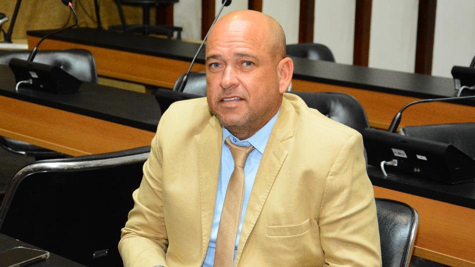 Deputado Binho Galinha se entrega ao MP-BA e é preso em Feira de Santana após operação contra grupo criminoso.