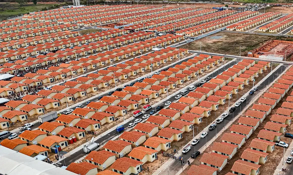 Governo lança crédito de até R$ 30 mil para reforma de moradias pelo Minha Casa, Minha Vida.