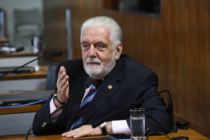 Jaques Wagner reafirma candidatura ao Senado e diz que não recuará em 2026.