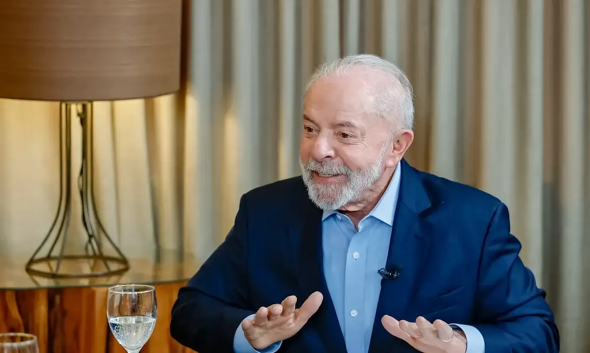 Trump elogia conversa com Lula e diz que Brasil e EUA “se darão muito bem juntos”.