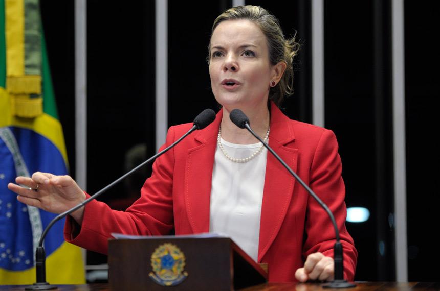 Gleisi Hoffmann reavalia cargos do Centrão para garantir apoio no Congresso.