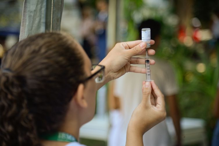 Casos de Síndrome Respiratória Grave estão em queda, diz InfoGripe