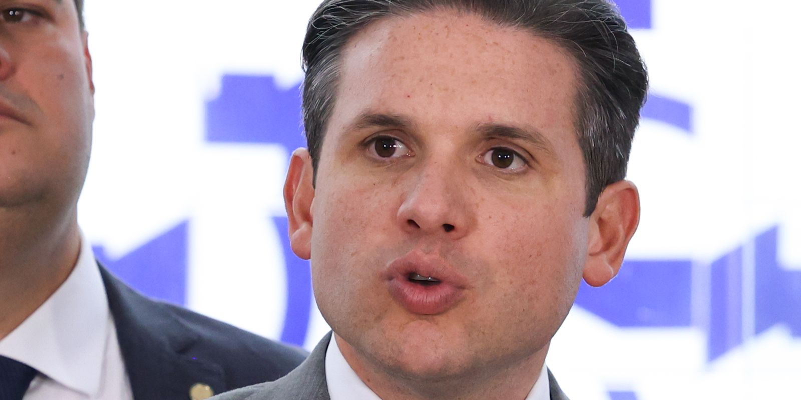 Motta cria comissão para analisar PEC da redução da escala 6X1